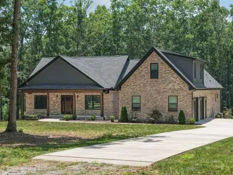 2200 Little Texas Road Goodspring TN 38460