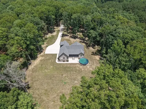 2200 Little Texas Road Goodspring TN 38460