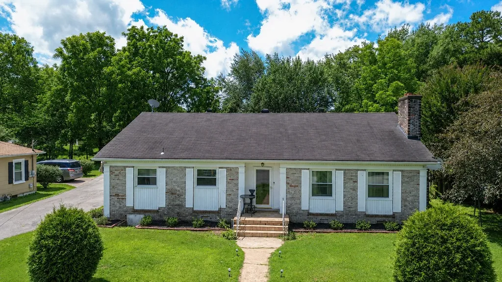 115 Debus Street Lawrenceburg TN 38464
