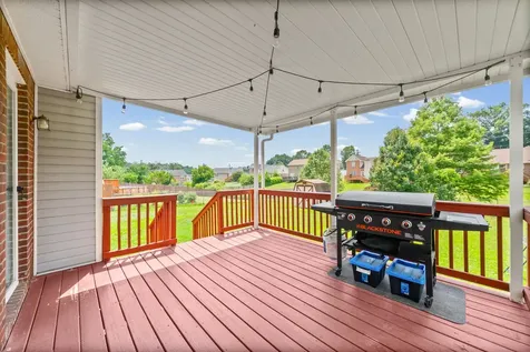 1283 Carnation Court Clarksville TN 37042