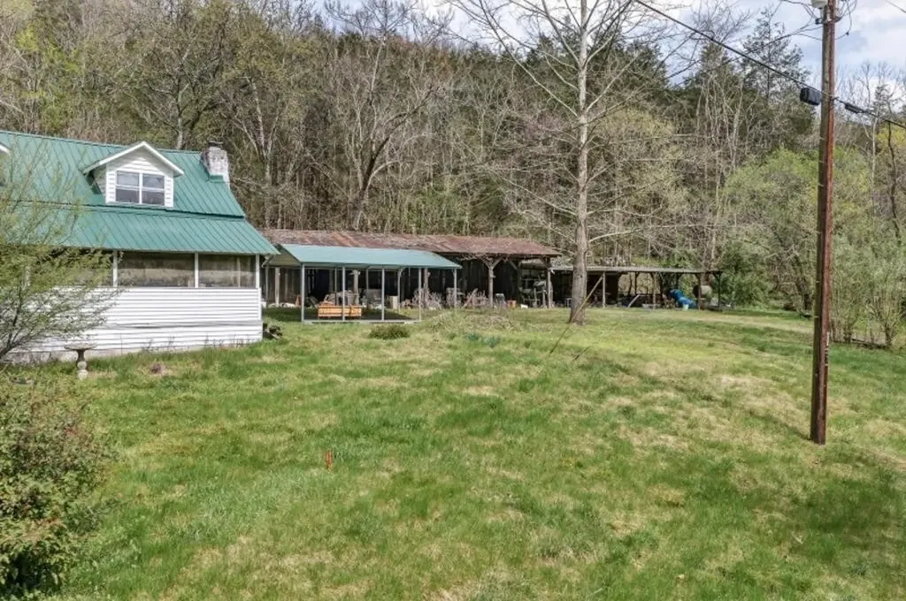 416 Hix Hollow Road Gainesboro TN 38562