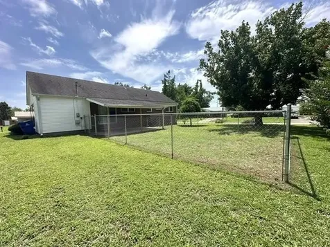 15 Pine Street Savannah TN 38372