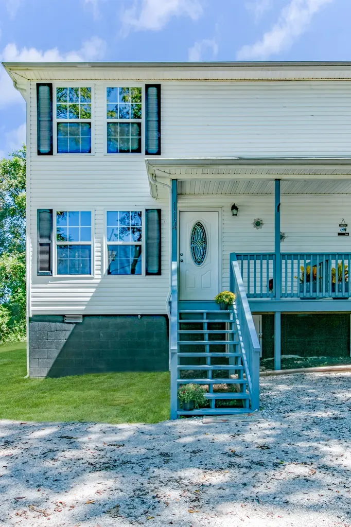 114 Lockhart Street Dickson TN 37055