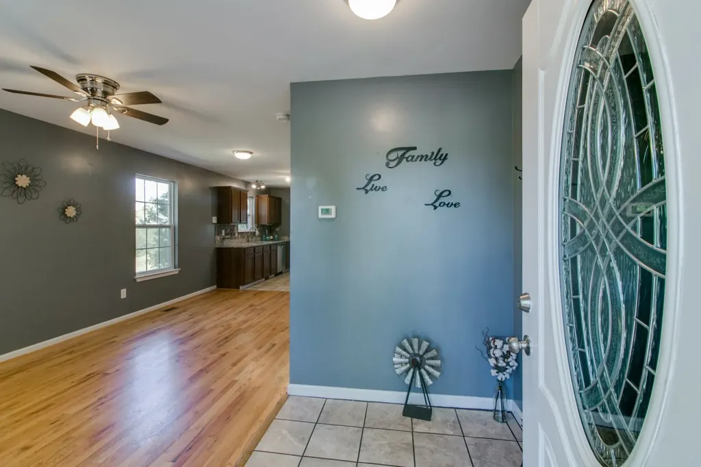 114 Lockhart Street Dickson TN 37055