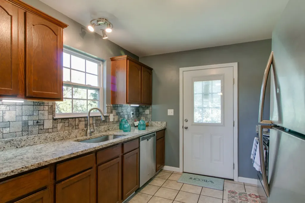114 Lockhart Street Dickson TN 37055