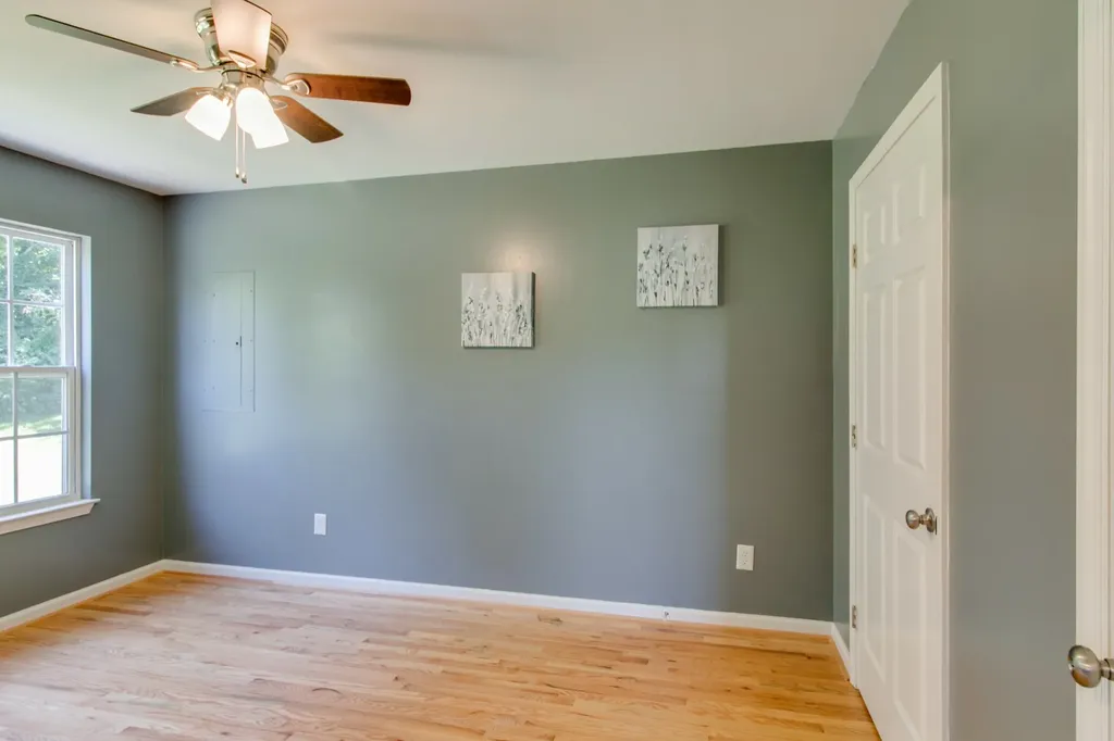 114 Lockhart Street Dickson TN 37055