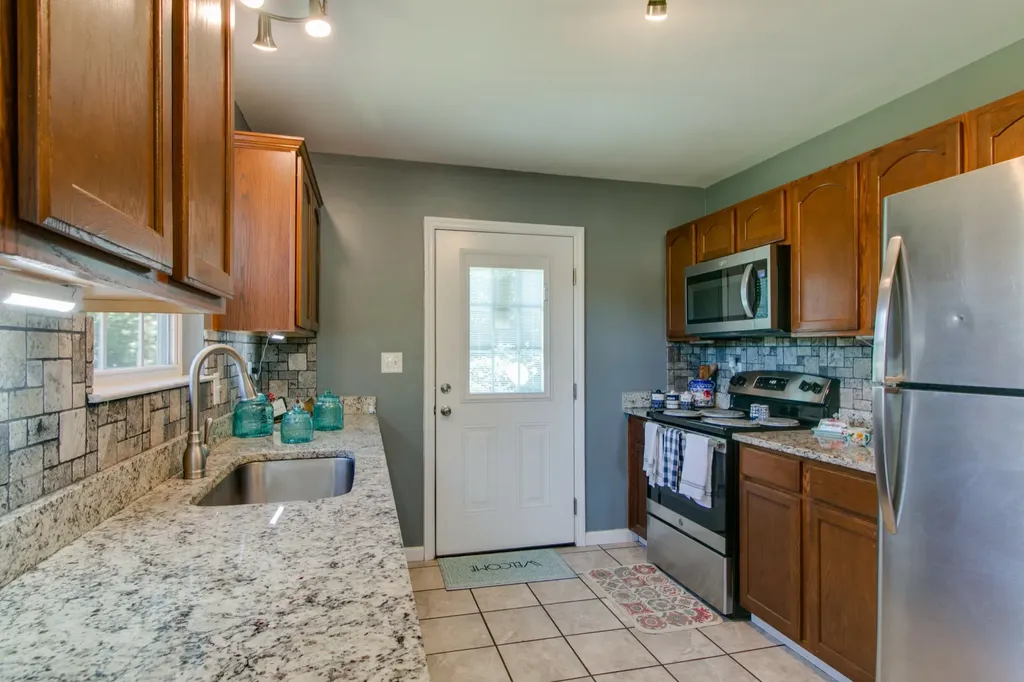 114 Lockhart Street Dickson TN 37055