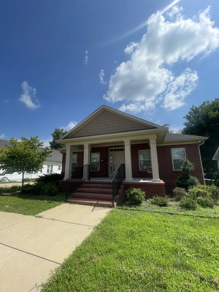 219 Waterloo Street Lawrenceburg TN 38464