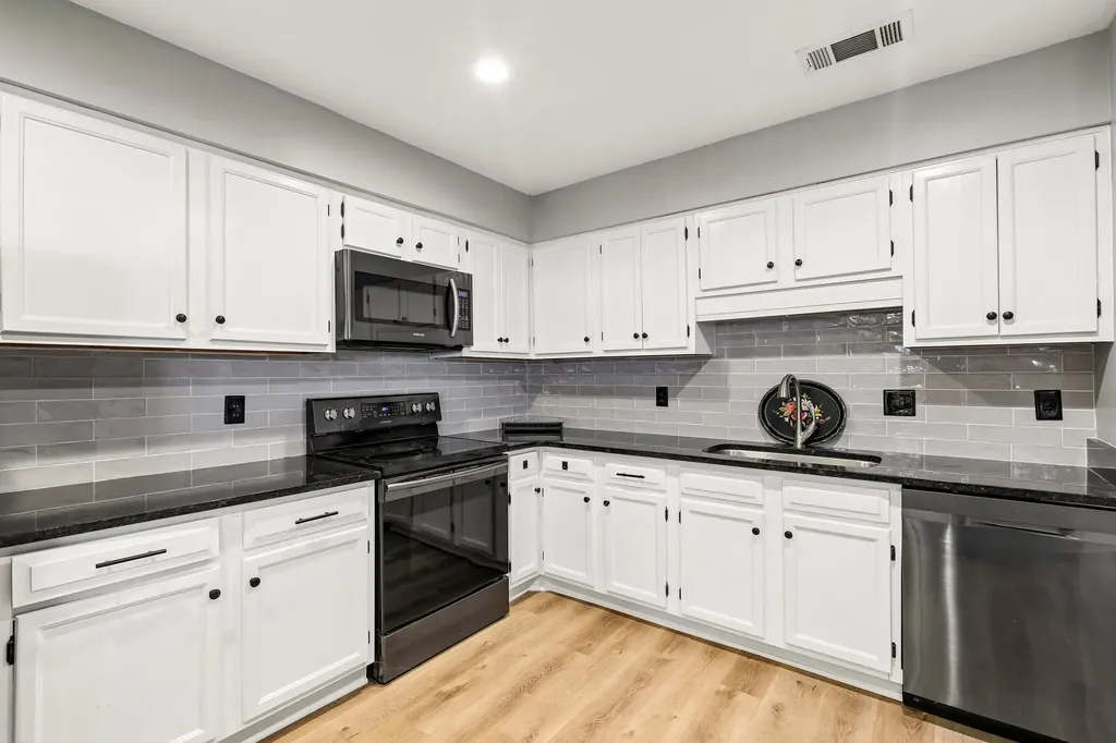254 Mayflower Ln, N Madison TN 37115