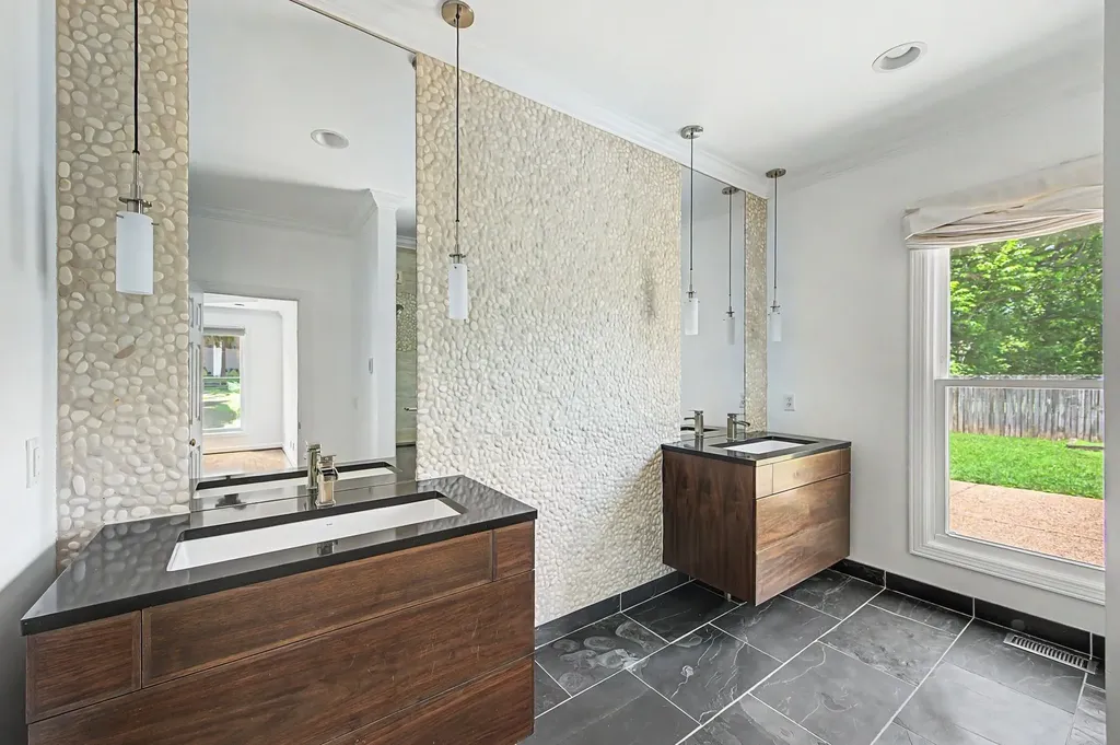 1605 Ardenwood Court Nashville TN 37215