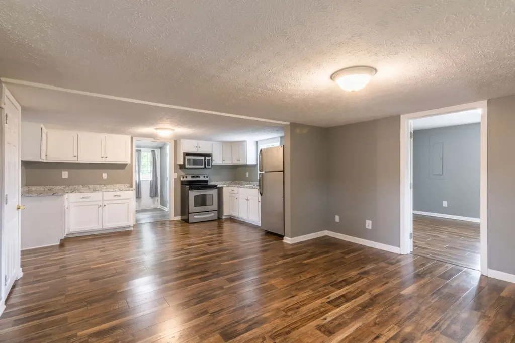 605 Days Road Lafayette TN 37083