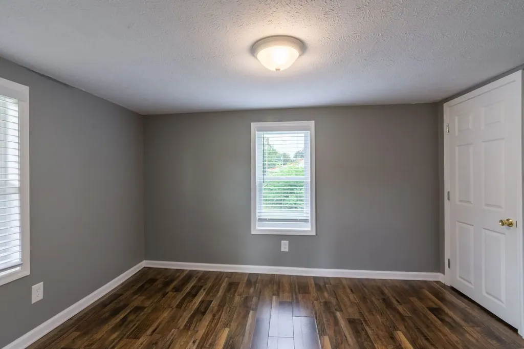 605 Days Road Lafayette TN 37083