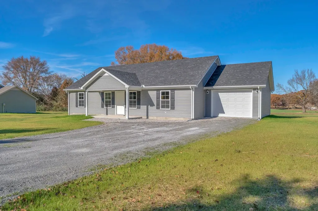 1543 Paynes Church Road Winchester TN 37398