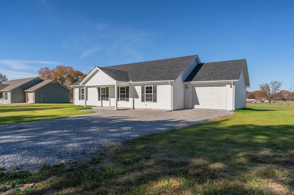 1585 Paynes Church Road Winchester TN 37398