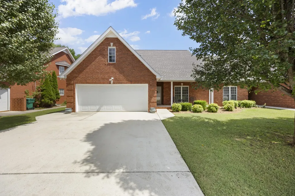 342 Chase Circle Winchester TN 37398