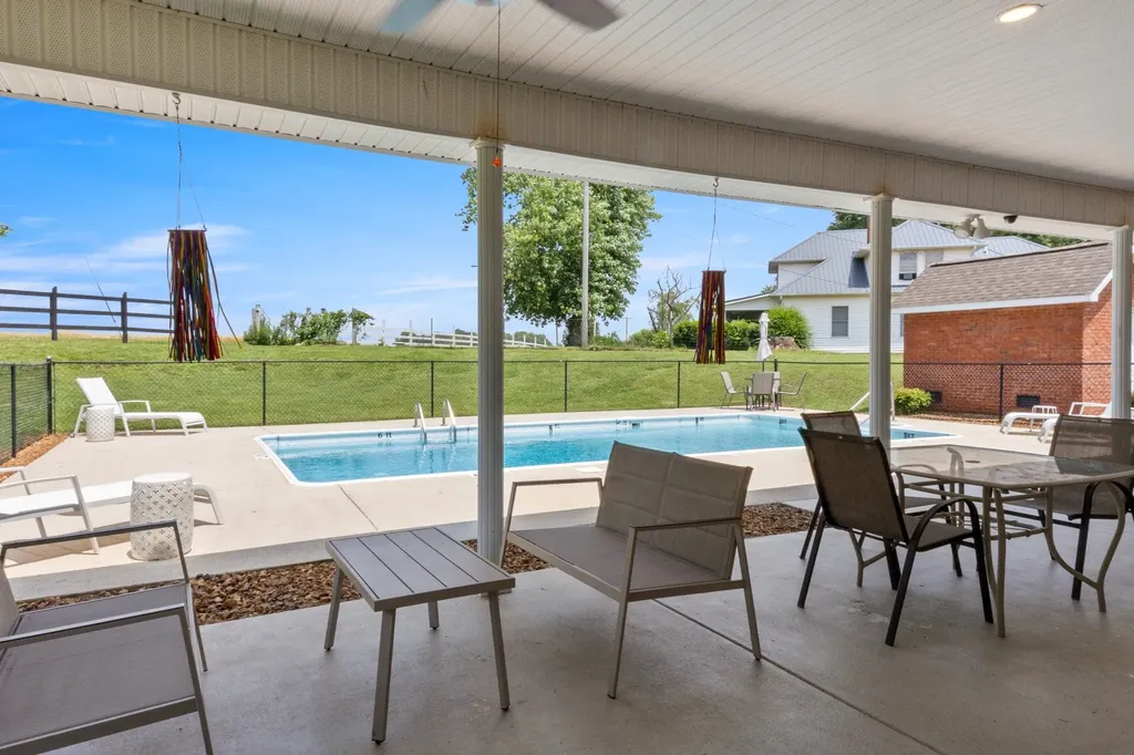342 Chase Circle Winchester TN 37398