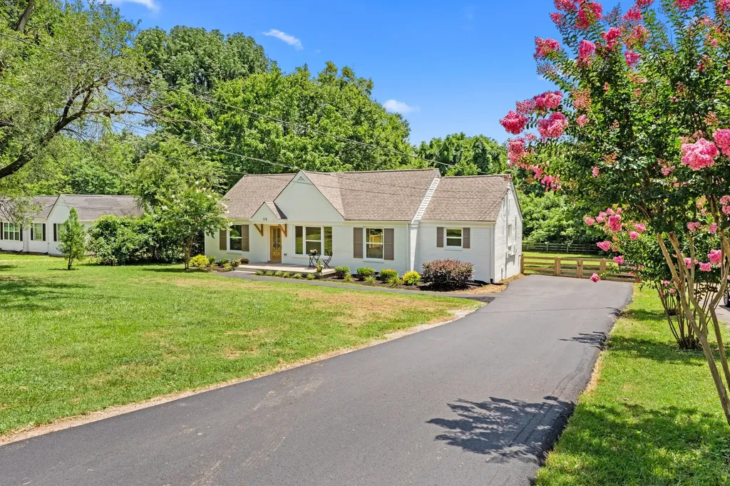 714 Greymont Drive Nashville TN 37217