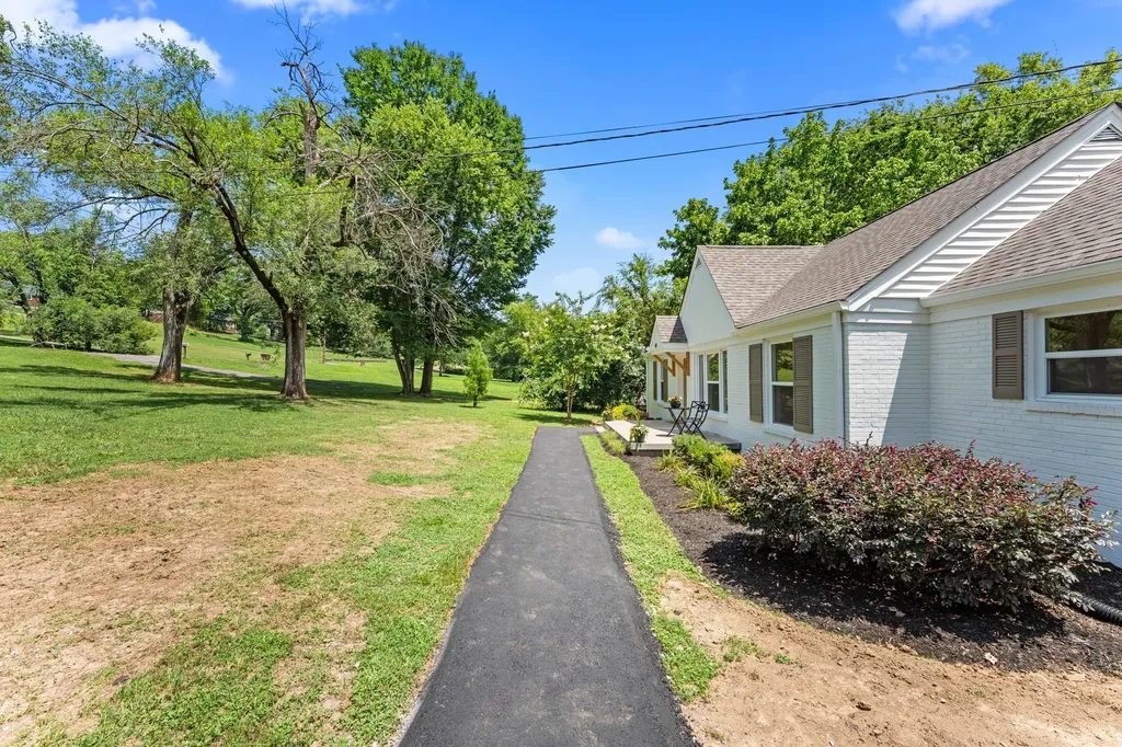 714 Greymont Drive Nashville TN 37217