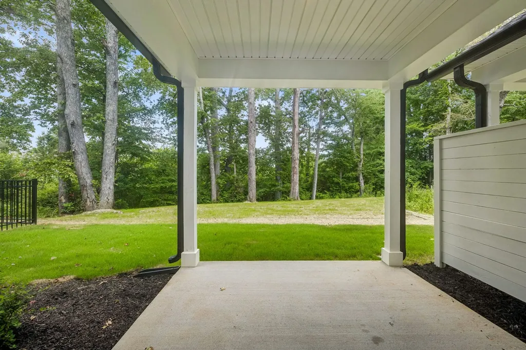1048 Stagecoach Drive White House TN 37188