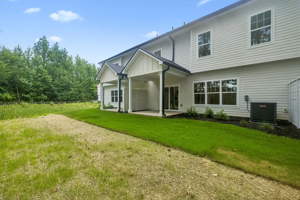 1048 Stagecoach Drive White House TN 37188