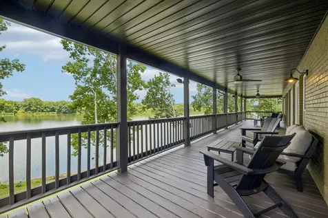 194 Lakeshore Circle Bumpus Mills TN 37028