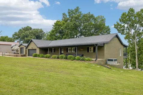 194 Lakeshore Circle Bumpus Mills TN 37028