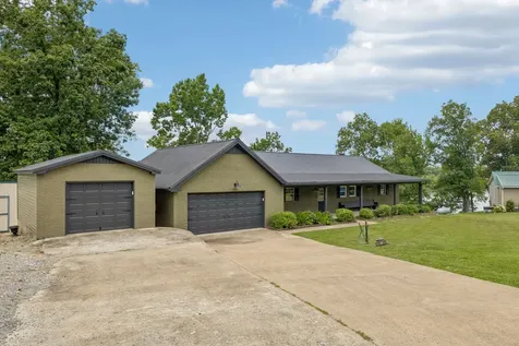 194 Lakeshore Circle Bumpus Mills TN 37028