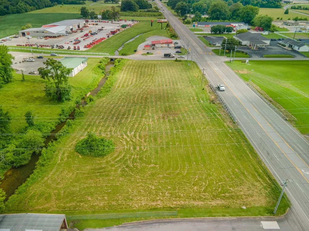 2855 Huntsville Highway Fayetteville TN 37334