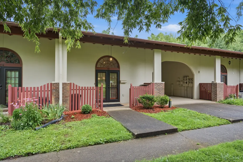 214 Old Hickory Boulevard Nashville TN 37221