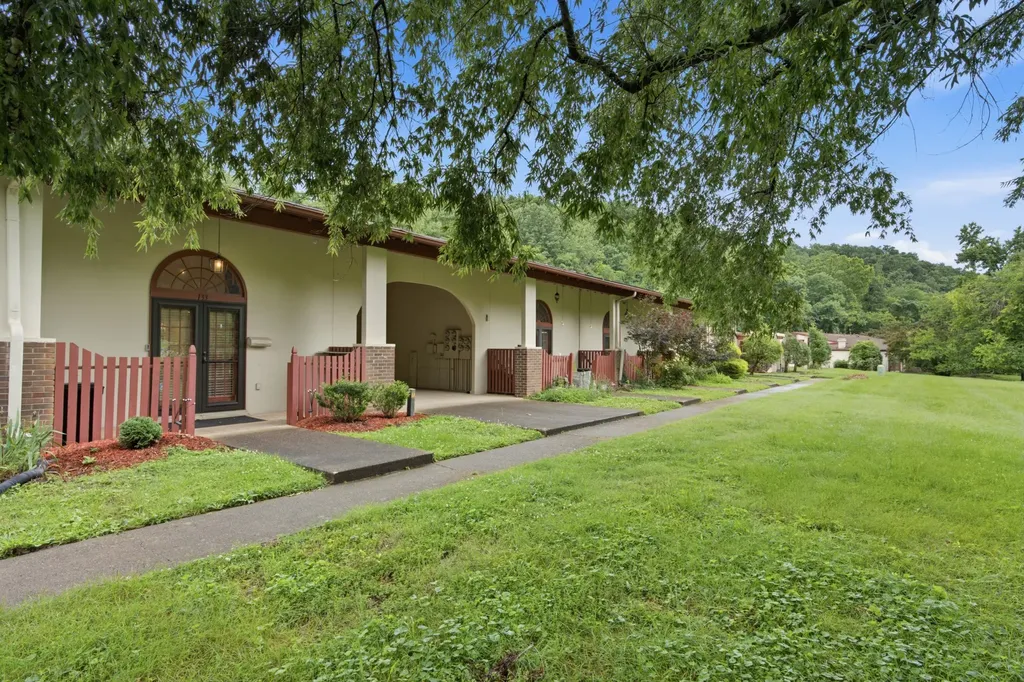 214 Old Hickory Boulevard Nashville TN 37221