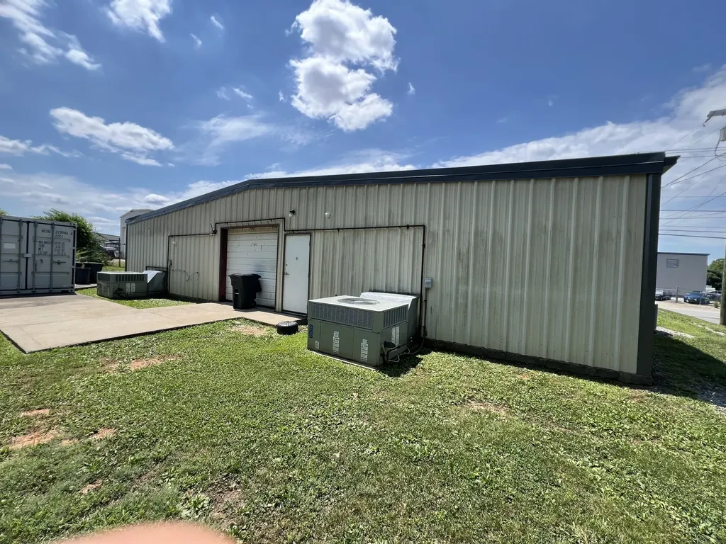 211 Dunbar Cave Road, W Clarksville TN 37043