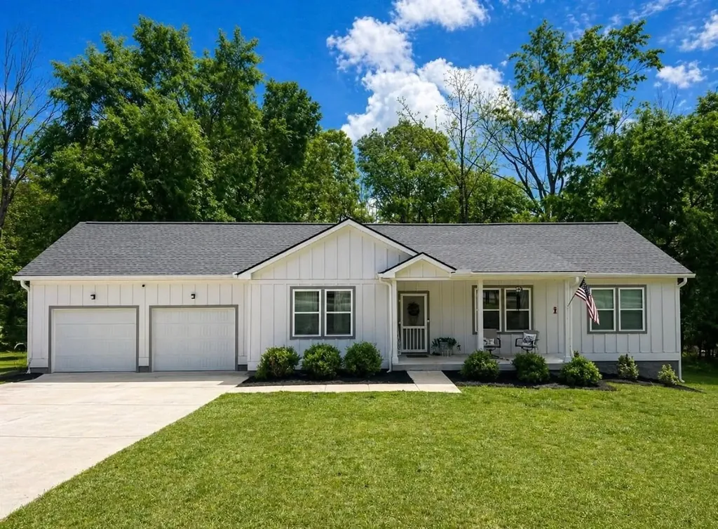 1505 E Piney Road Dickson TN 37055