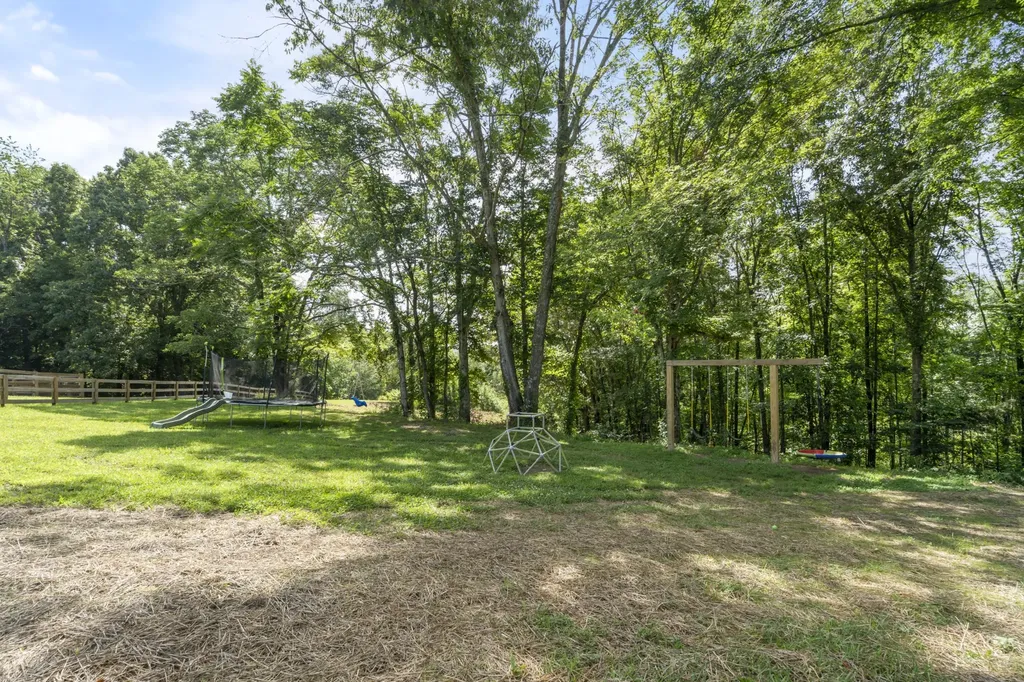 1505 E Piney Road Dickson TN 37055
