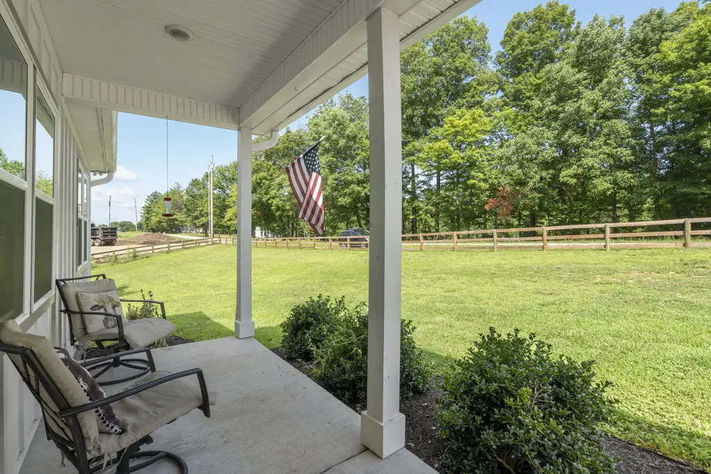 1505 E Piney Road Dickson TN 37055