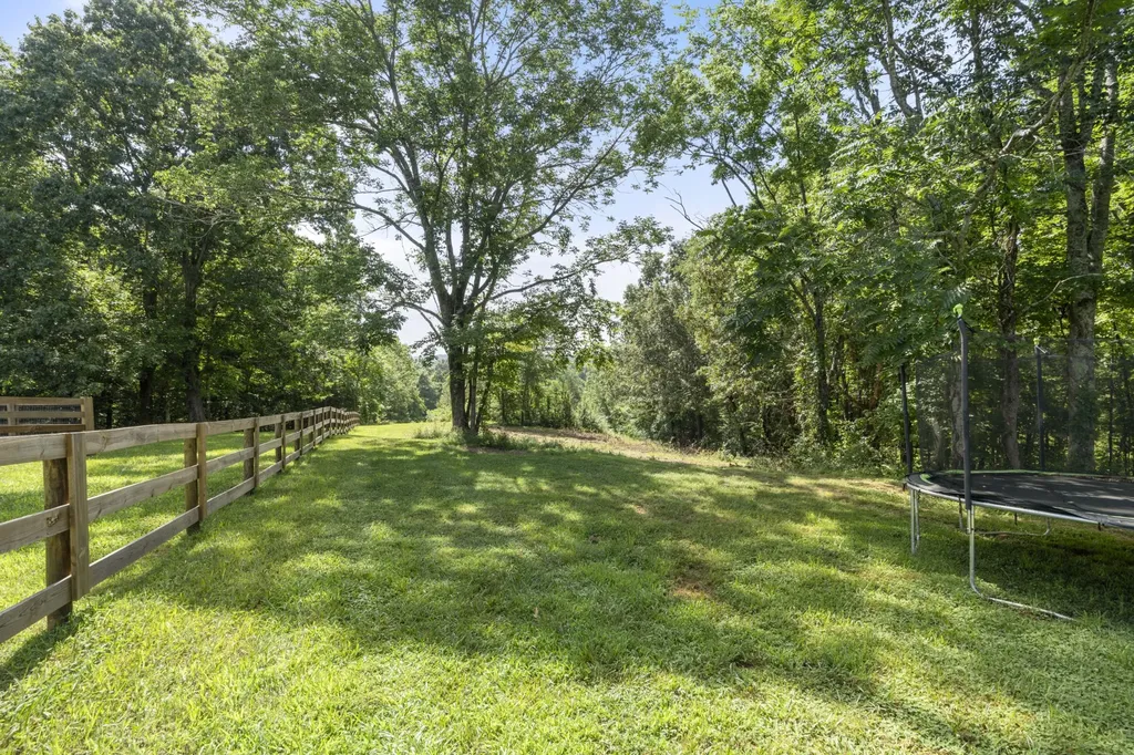 1505 E Piney Road Dickson TN 37055