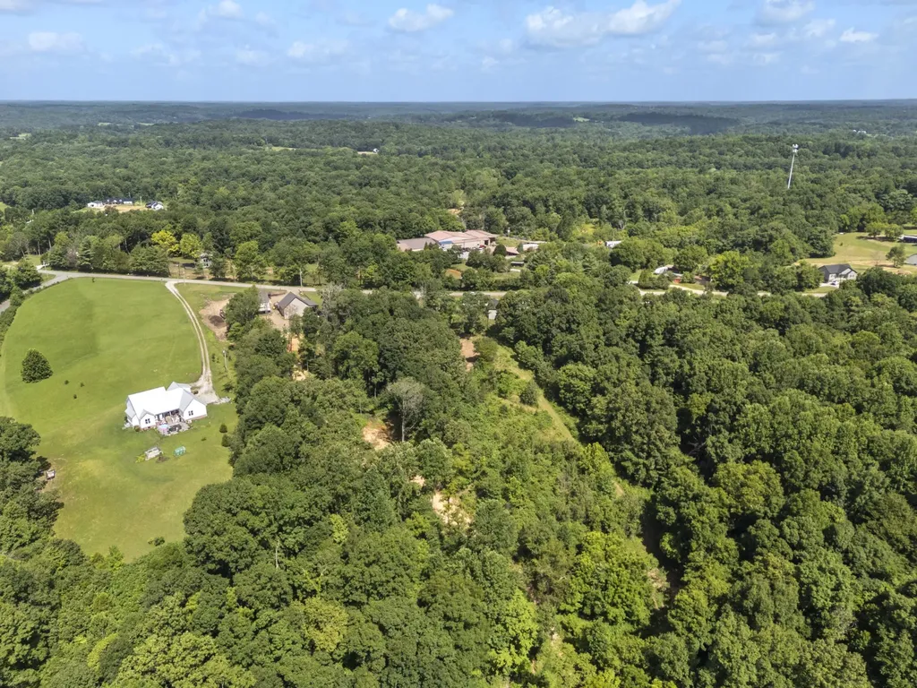 1505 E Piney Road Dickson TN 37055