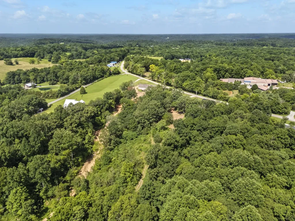 1505 E Piney Road Dickson TN 37055