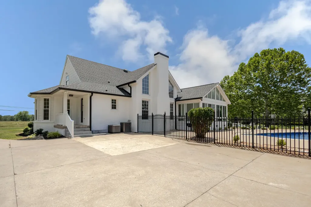 754 Veterans Parkway Murfreesboro TN 37128