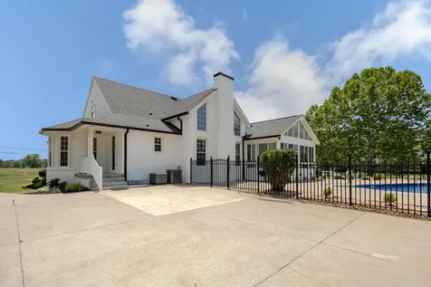 754 Veterans Parkway Murfreesboro TN 37128