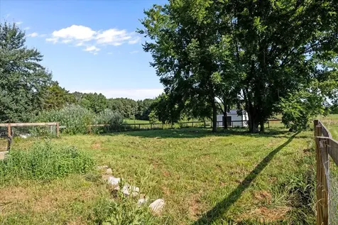 1030 Upper Creek Road Vanleer TN 37181