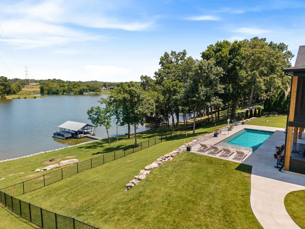 556 Bay Point Drive Gallatin TN 37066