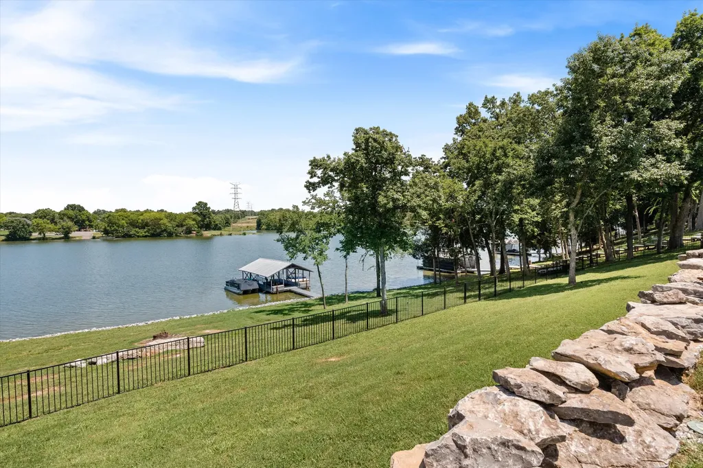 556 Bay Point Drive Gallatin TN 37066