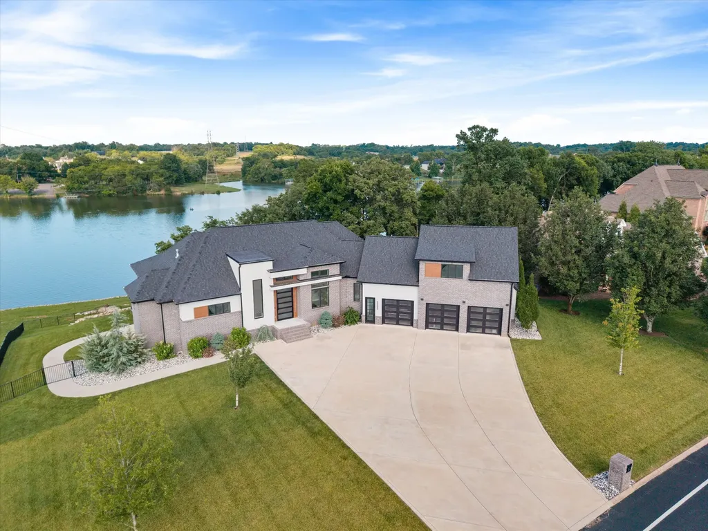 556 Bay Point Drive Gallatin TN 37066