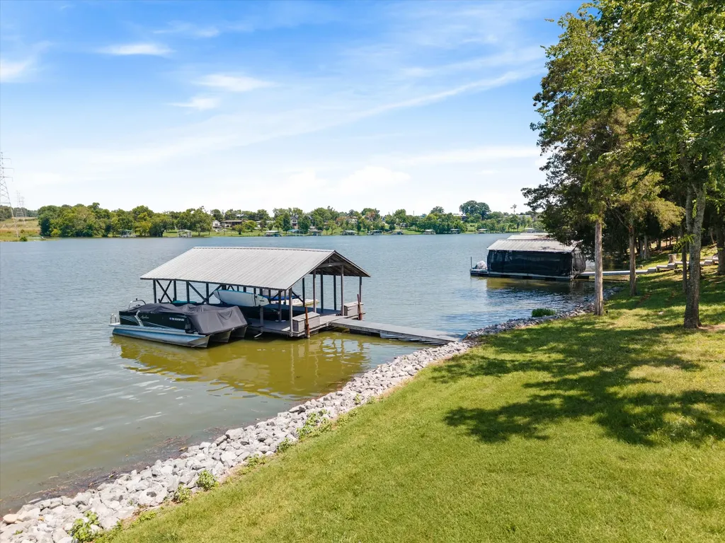 556 Bay Point Drive Gallatin TN 37066