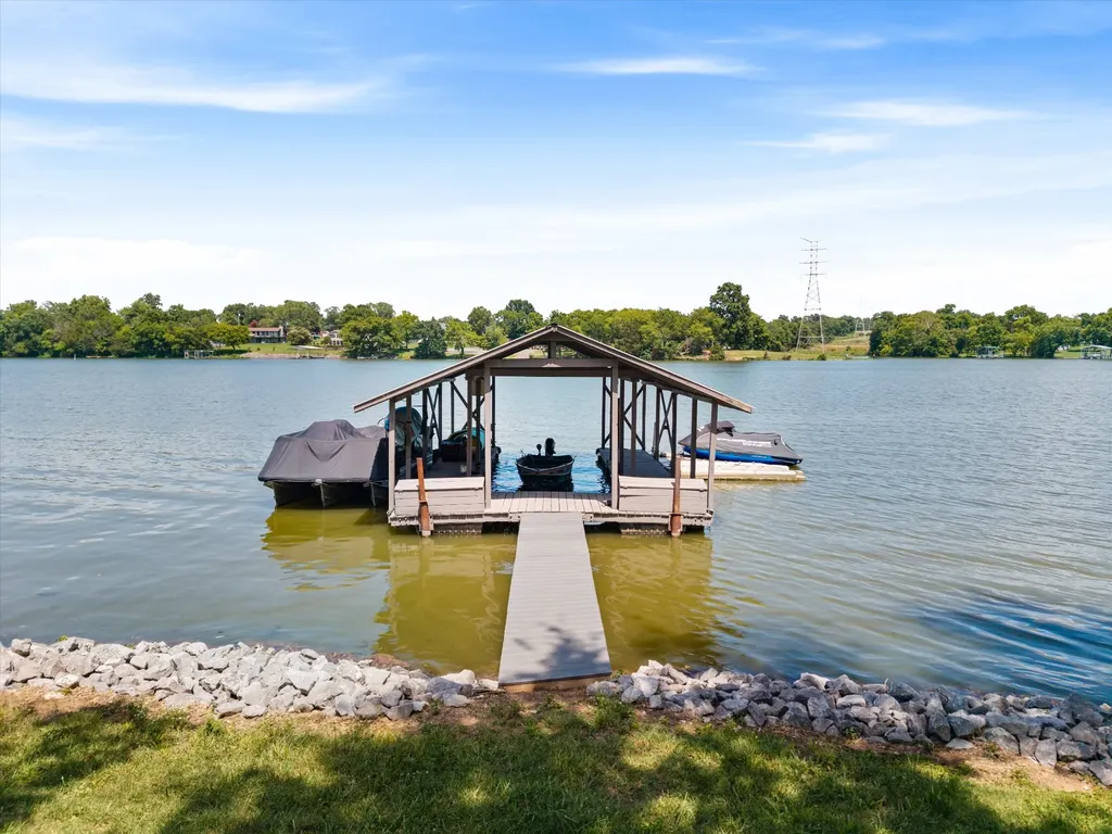 556 Bay Point Drive Gallatin TN 37066