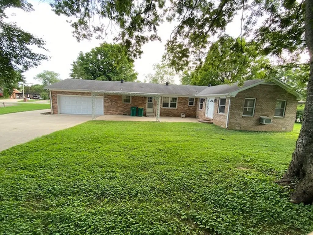 968 Galloway Street Lewisburg TN 37091