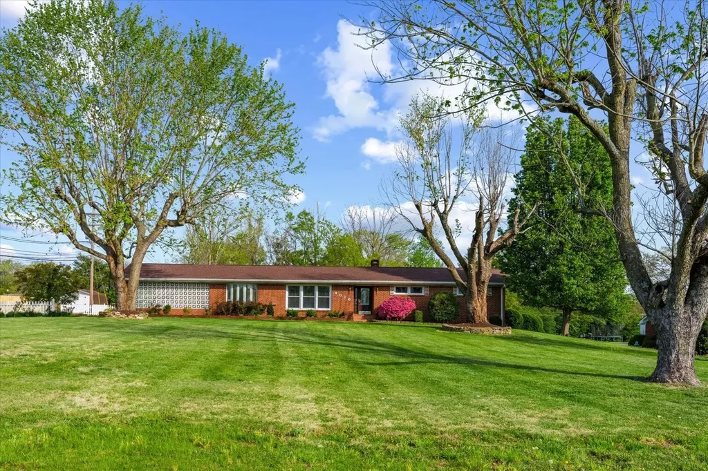 4018 Trotwood Avenue Columbia TN 38401