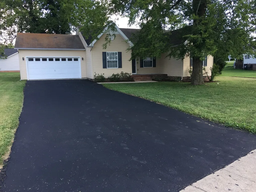 2012 Stafford Drive Columbia TN 38401