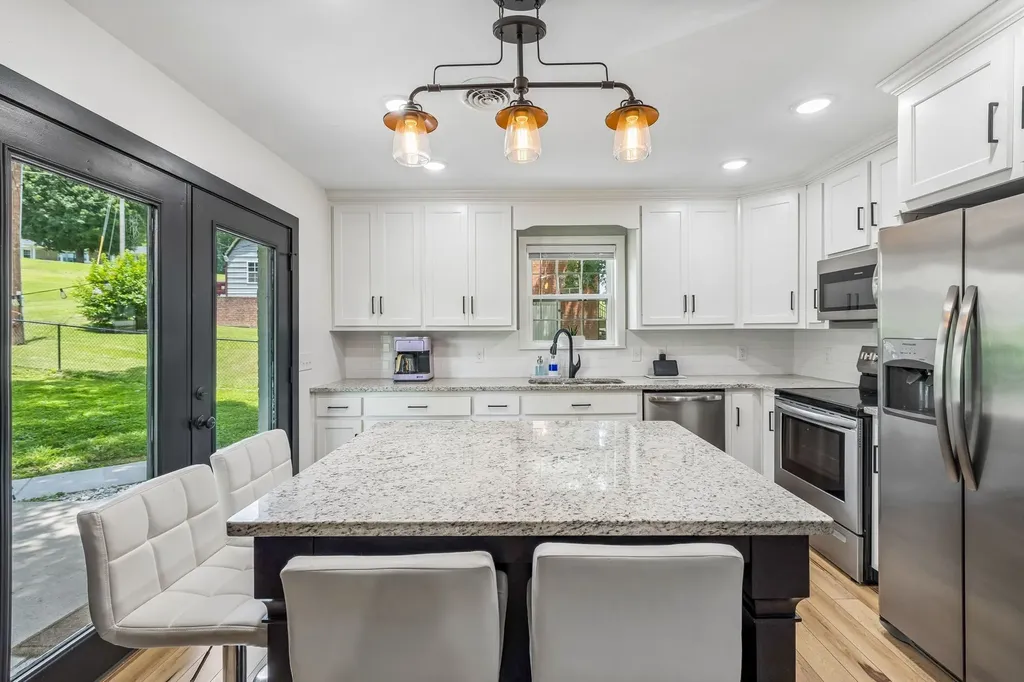 208 Western Avenue Hartsville TN 37074