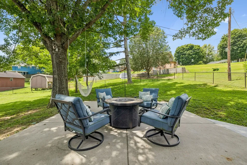 208 Western Avenue Hartsville TN 37074